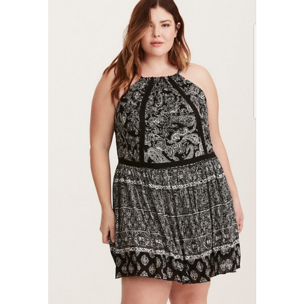Torrid Insider paisley gauze trapeze dress babydoll Black/White Keyhole back 2X